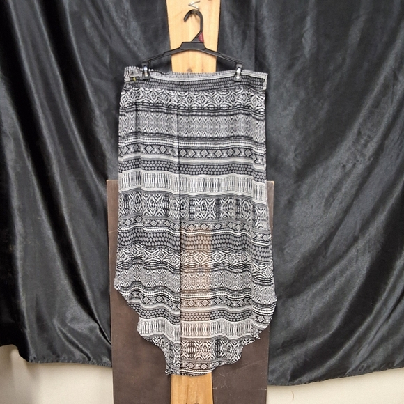 Maurices Black and White skort size women's Large - Picture 5 of 10